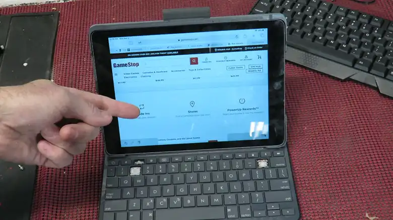Slim Folio Keyboard not Connecting to iPad