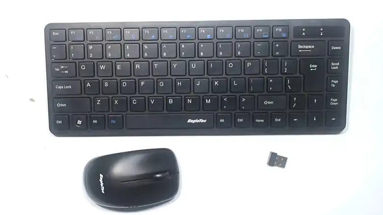 how to turn on eagletec wireless keyboard